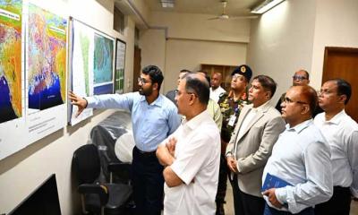 মহাকাশ গবেষণা প্রতিষ্ঠান ‘স্পারসো’ আকস্মিক পরিদর্শনে প্রধানমন্ত্রী