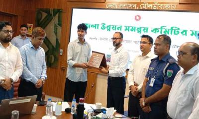জেলা প্রশাসনের পক্ষ থেকে সম্মাননা পেলেন তরুণ উদ্ভাবক সাজ্জাদুল ইসলাম
