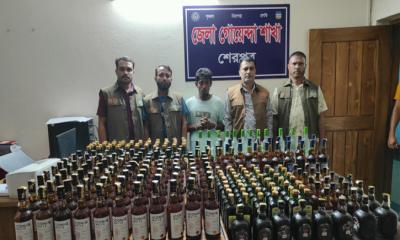 নালিতাবাড়িতে ভারতীয় মদসহ মাদক কারবারি আটক