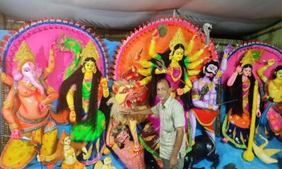 জীবননগরে শারদীয় দুর্গোৎসবের জন্য প্রস্তুত ২৫টি পূজা মণ্ডপ