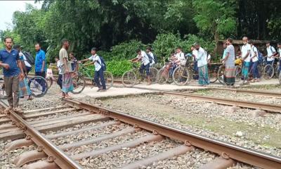 সাত মাসে ৯ জনের মৃত্যু, চুয়াডাঙ্গার অরক্ষিত রেলগেটগুলো যেন মৃত্যুফাঁদ