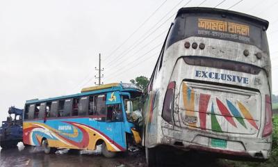 ভালুকায় বাসের মুখোমুখি সংঘর্ষে দুইজন নিহত