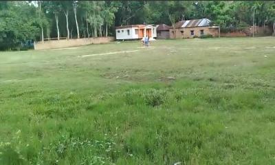বিদ্যালয়ের জরাজীর্ণ মাঠ সংস্কারে জোরালো দাবি শিক্ষার্থী ও এলাকাবাসীর