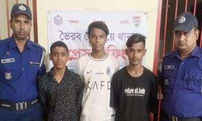 ভৈরবে ট্রেনে পাথর নিক্ষেপের ঘটনায় অজ্ঞাত দেড়শ জনকে আসামি করে মামলা, গ্রেফতার ৩