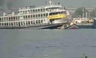 বুড়িগঙ্গা নদীতে লঞ্চের ধাক্কায়  ডুবল বাল্কহেড