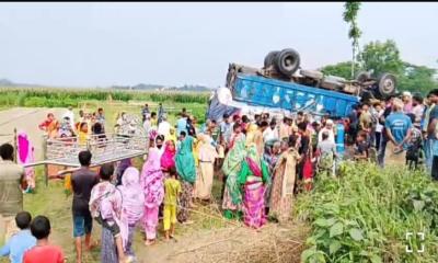 লালমনিরহাটে নিয়ন্ত্রণ হারিয়ে উল্টে গেল ট্রাক, চাপা পড়ে কৃষকের মৃত্যু