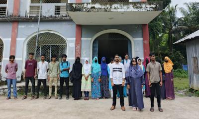 নারী নিপীড়নের প্রতিবাদে আজিজ আহম্মেদ কলেজে ছাত্রদলের মানববন্ধন