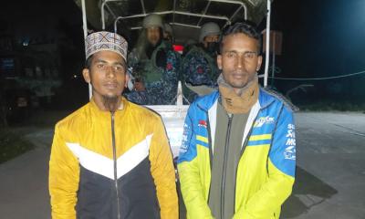 মোংলায় নৌবাহিনীর অভিযানে ইয়াবাসহ আলোচিত সন্ত্রাসী আটক