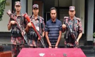 যশোরে দুই স্বর্ণবারসহ এক ব্যক্তি আটক