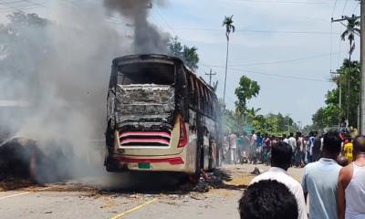 শেরপুরে বাসচাপায় মোটরসাইকেল আরোহী নিহত, বাসে আগুন দিল ক্ষুব্ধ জনতা