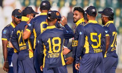 দেশে ফিরতে চাওয়া ক্রিকেটারদের কঠোর বার্তা দিল শ্রীলঙ্কা ক্রিকেট বোর্ড