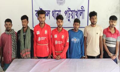 বাউফলে ডাকাতসহ গ্রেফতার ৭
