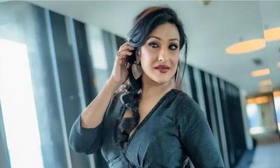 ‘নারীর একাধিক পুরুষ বন্ধু থাকলে সমাজ তাকে চরিত্রহীন ভাবে’—  ঋতুপর্ণা