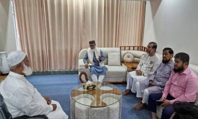 অসুস্থ আমীরে জামায়াতকে দেখতে গেলেন ধর্ম উপদেষ্টা