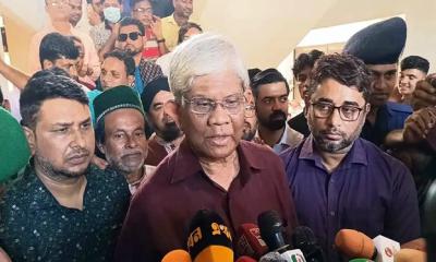 সঞ্চয়পত্রের মুনাফা বাড়ালে ব্যাংকে টাকা রাখবে না কেউ: অর্থ উপদেষ্টা