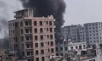 কেরানীগঞ্জে গ্যাসলাইট কারখানায় আগুন