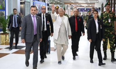 জাপানের উদ্দেশে ঢাকা ত্যাগ করেছেন প্রধান উপদেষ্টা