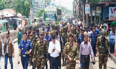 চৌমুহনীতে যানজট নিরসনে ইউএনওর নেতৃত্বে যৌথবাহিনীর উচ্ছেদ অভিযান