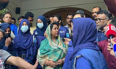 হত্যা মামলায় দুই দিনের রিমান্ডে সাবেক মেয়র সেলিনা হায়াৎ আইভী