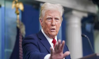 যুক্তরাষ্ট্রে অভিবাসীদের আশ্রয় আবেদন কার্যক্রম সাময়িক বন্ধ ঘোষণা