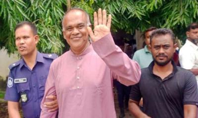 নড়াইলের লোহাগড়া পৌরসভার সাবেক মেয়র আশরাফুল কারাগারে