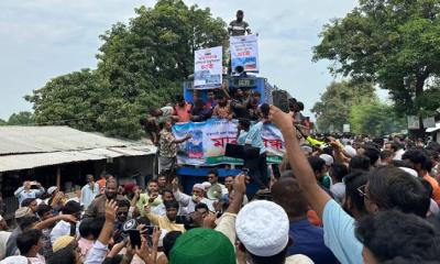 ঢাকাগামী আন্তঃনগর ট্রেনের স্টপেজ ও স্টেশন সংস্কারের দাবিতে আবারও আন্দোলনে উত্তাল আত্রাই