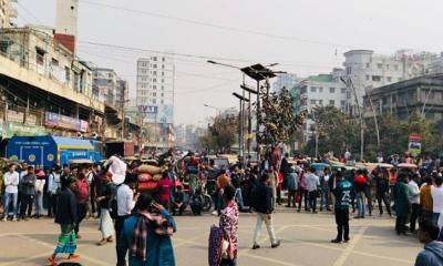 সেন্ট্রাল ইউনিভার্সিটির অধ্যাদেশের দাবিতে তাঁতীবাজার মোড়ে ব্লকেড কর্মসূচি