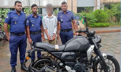 বড়লেখায় চুরির ঘটনায় একজন গ্রেফতার, মোটরসাইকেল ও নগদ অর্থ উদ্ধার