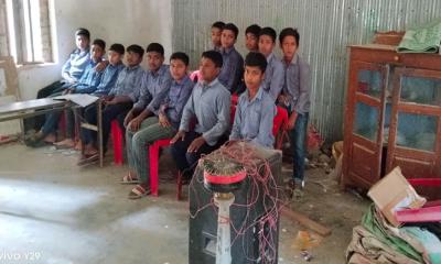 ৪ বছর ১০ মাসেও শেষ হয়নি কোটচাঁদপুরের একাডেমিক ভবনের নির্মাণ