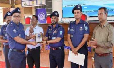 চট্টগ্রাম জেলার শ্রেষ্ঠ ওসি নির্বাচিত হলেন আনোয়ারা থানার মনির হোসেন