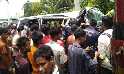 পাঁচদোনা-ঘোড়াশাল সড়কে তিন গাড়ির সংঘর্ষ, নিহত ১ শিশু, আহত ১০