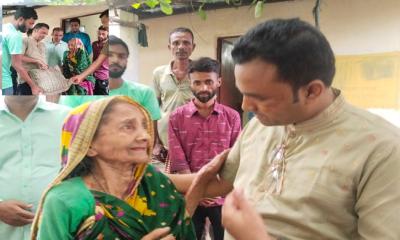 মান্দায় অসহায় আলেকজানের পাশে ইউএনও