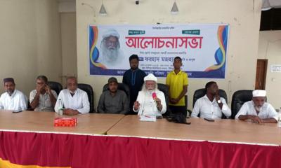 উলিপুরে কবি ও ভাবুক ফরহাদ মজহারের আলোচনা সভা অনুষ্ঠিত