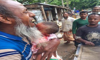 দাদার শ্বশুরবাড়ি ঈদের দাওয়াত খেতে যাওয়ার পথে সড়ক দুর্ঘটনায় প্রাণ গেল নাতনীর; আটক ১