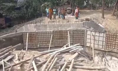 গলাচিপায় নির্মাণের ১ দিনের পর ভেঙে পড়ল কালভার্ট