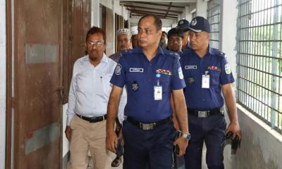 শেরপুরে এইচএসসি ও সমমান পরীক্ষা কেন্দ্র পরিদর্শন করলেন পুলিশ সুপার মো. আমিনুল ইসলাম