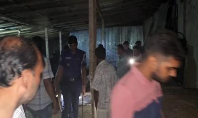 শ্রীপুরে শীর্ষ সন্ত্রাসী সুমনের টর্চার সেলে পুলিশের অভিযানে তিন সহযোগী গ্রেফতার, অস্ত্র উদ্ধার