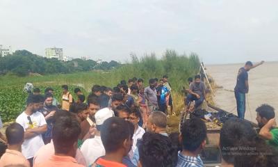 রাজশাহীর পদ্মায় নৌকাডুবিতে বাবা-ছেলে নিখোঁজ, উদ্ধার ৬