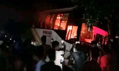 ফুলপুরে বাস-মাহেন্দ্র সংঘর্ষে প্রাণ গেল ৫ জনের