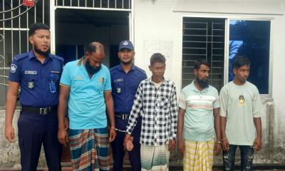 ভৈরবে পুলিশের অভিযানে ভারতীয় ফোসকা ও জিলেট ব্লেড উদ্ধার, আটক ৪