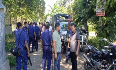 সালথায় গ্রাম্য দুইদলের সংঘর্ষে বাড়িঘর ভাঙচুর, আহত-৫
