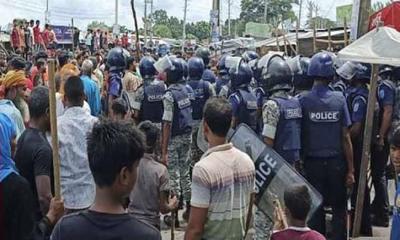 ভাঙ্গায় থানা ও উপজেলা পরিষদে হামলা, অফিসার্স ক্লাবে অগ্নিসংযোগ