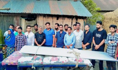 মাদারগঞ্জে অসহায় বিধবার পাশে যুবদল নেতা মোখলেছুর রহমান মোখলেস