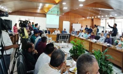 সরকারের আশ্বাসে ৭২ ঘণ্টার পরিবহন ধর্মঘট প্রত্যাহার