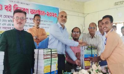 পিরোজপুরে আফতাবউদ্দিন কলেজে নবীনবরণ ও বই বিতরণ অনুষ্ঠান অনুষ্ঠিত