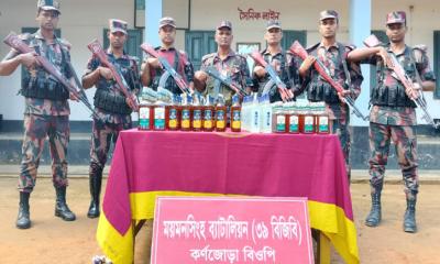 সীমান্তে বিজিবির অভিযান: অর্ধকোটি টাকার চোরাচালানী মালামাল জব্দ