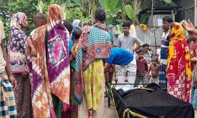বকশীগঞ্জে গাছ থেকে পড়ে যুবকের মৃত্যু