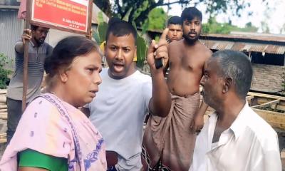 সরিষাবাড়ীতে রাষ্ট্রীয় খাস জমিতে ভবন নির্মাণের তথ্য সংগ্রহকালে দুই সাংবাদিক লাঞ্ছিত