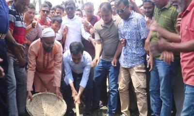 নওগাঁয় সাত কিলোমিটার খাল পুনঃখনন কাজের উদ্বোধন