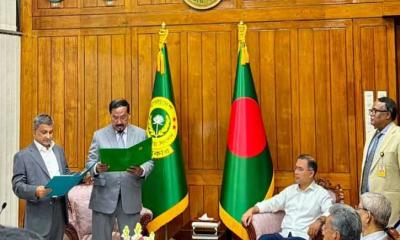 সংসদ সদস্য হিসেবে শপথ নিলেন সারোয়ার আলমগীর